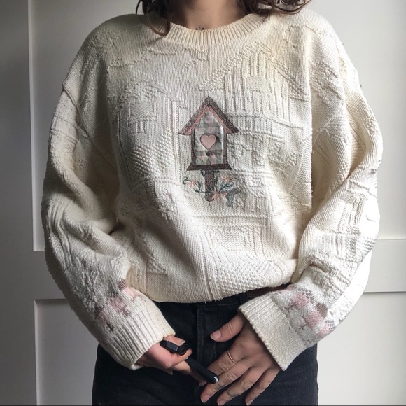 Beautiful Vintage embroidered knit sweater - Picture 1 of 4